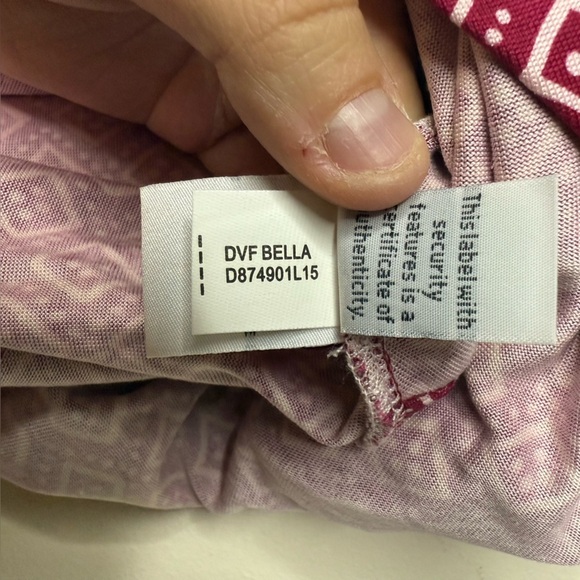 DIANE VON FURSTENBERG Bella 100% Silk Geometric Pattern Faux Wrap Mini Dress - Picture 8 of 9